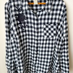 Womens 3X - Black and White Buffalo Check Shirt with Flower Embroidery Detail